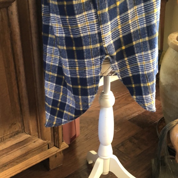 Soft Feminine Flannel Shirt - Picture 7 of 8